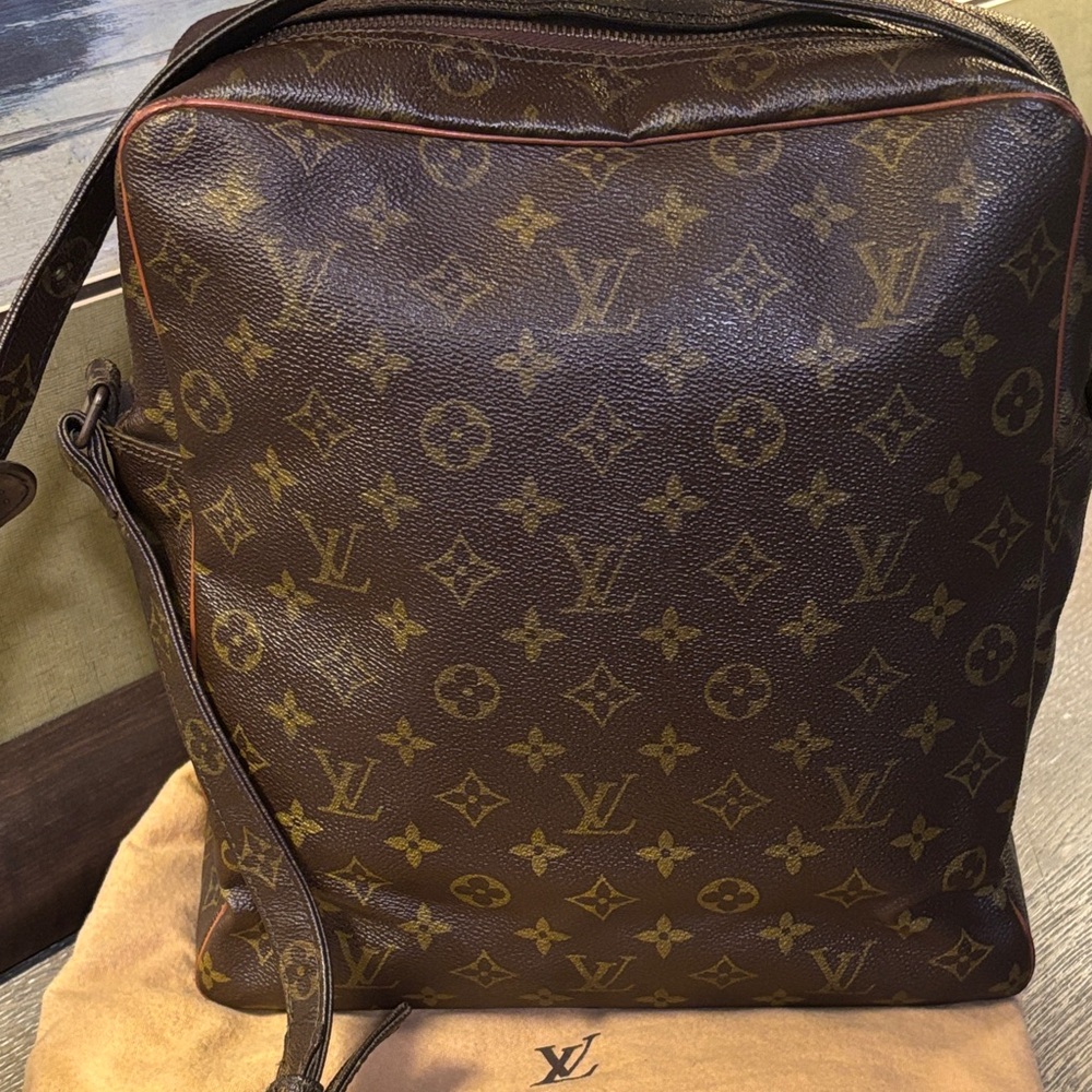 Louis Vuitton GM Marceau Messenger Bag Vintage w/ COA - Picture 6 of 16
